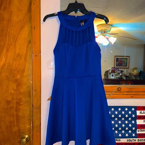 Blue dress - Picture 3 of 3
